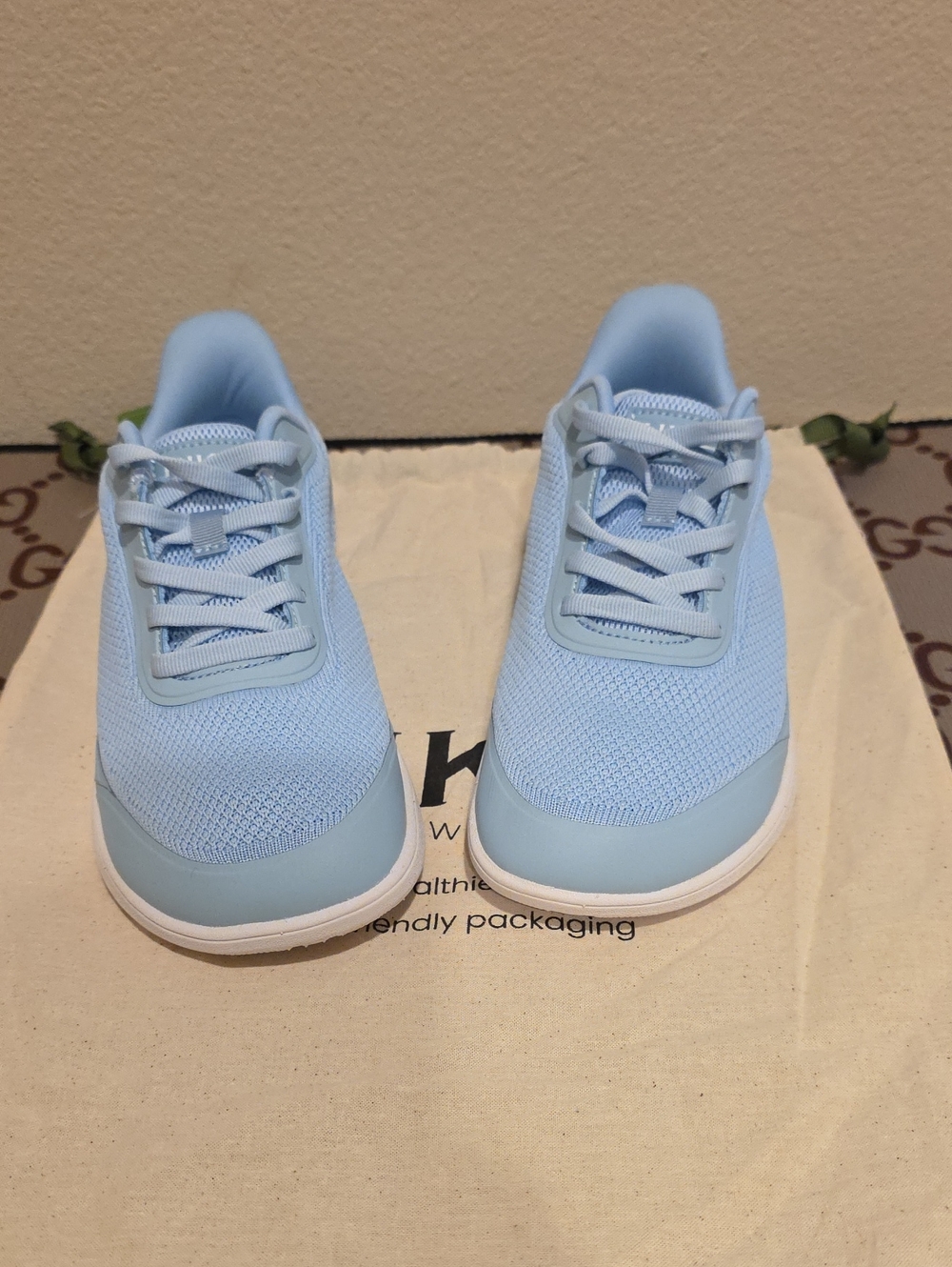 Hike Footwear Womens Size 6.5 Lightweight Lace-Up Sneakers in Light Blue